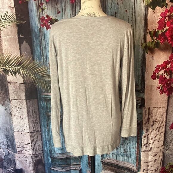 Felina grey and pink loungewear pants and shirt, size medium, good condition - Picture 9 of 12